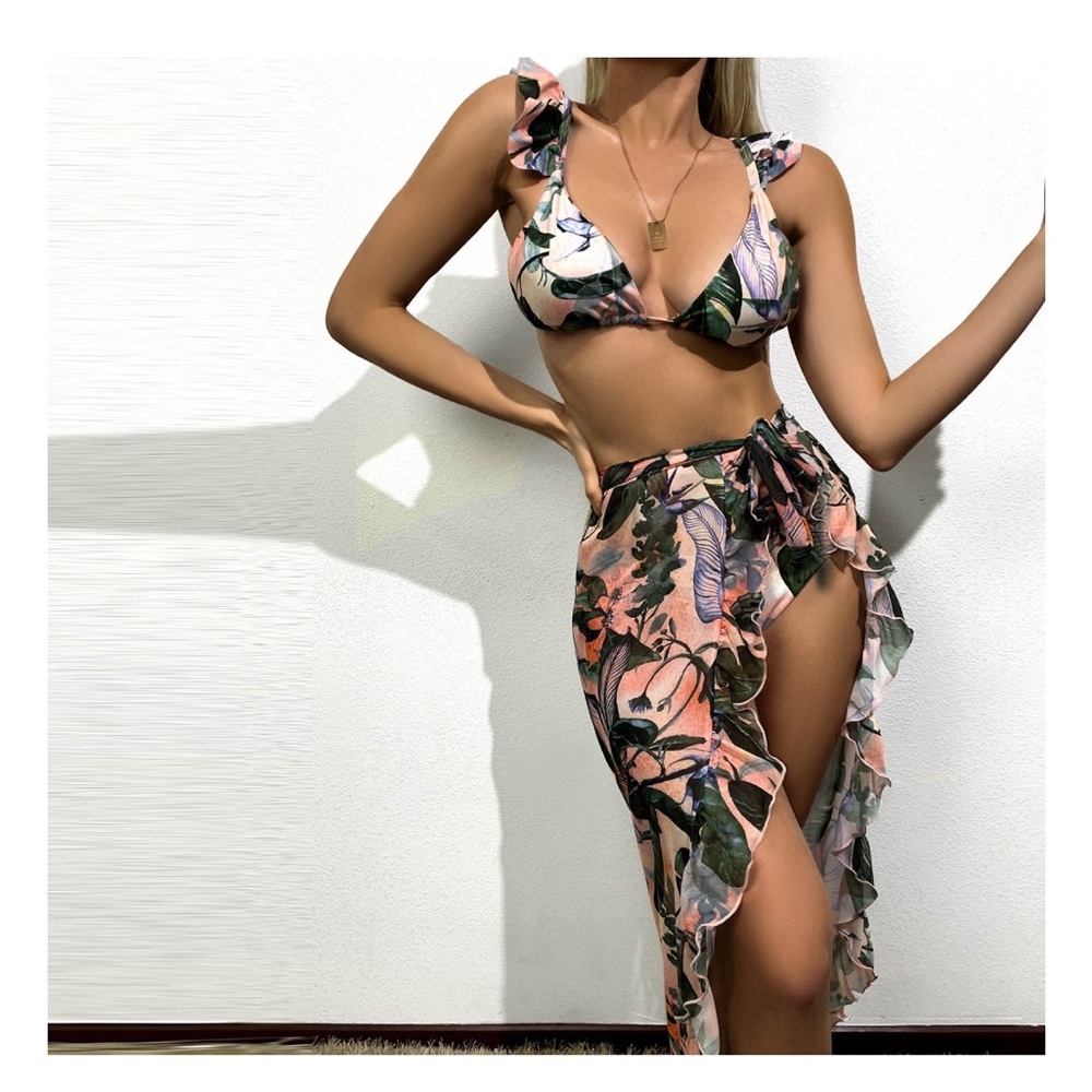 NWT Women’s Bikini Split Printed Ruffles Mesh Swimsuit Beachwear Set